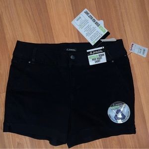 NWT! Black stretch jean shorts!